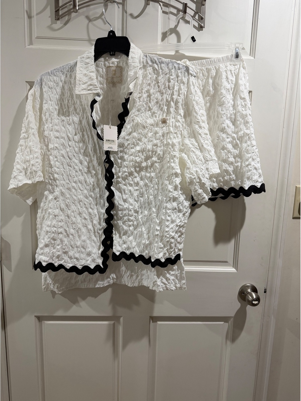 Simply Southern White Textured Two-Piece Set with Black Trim, Size Large